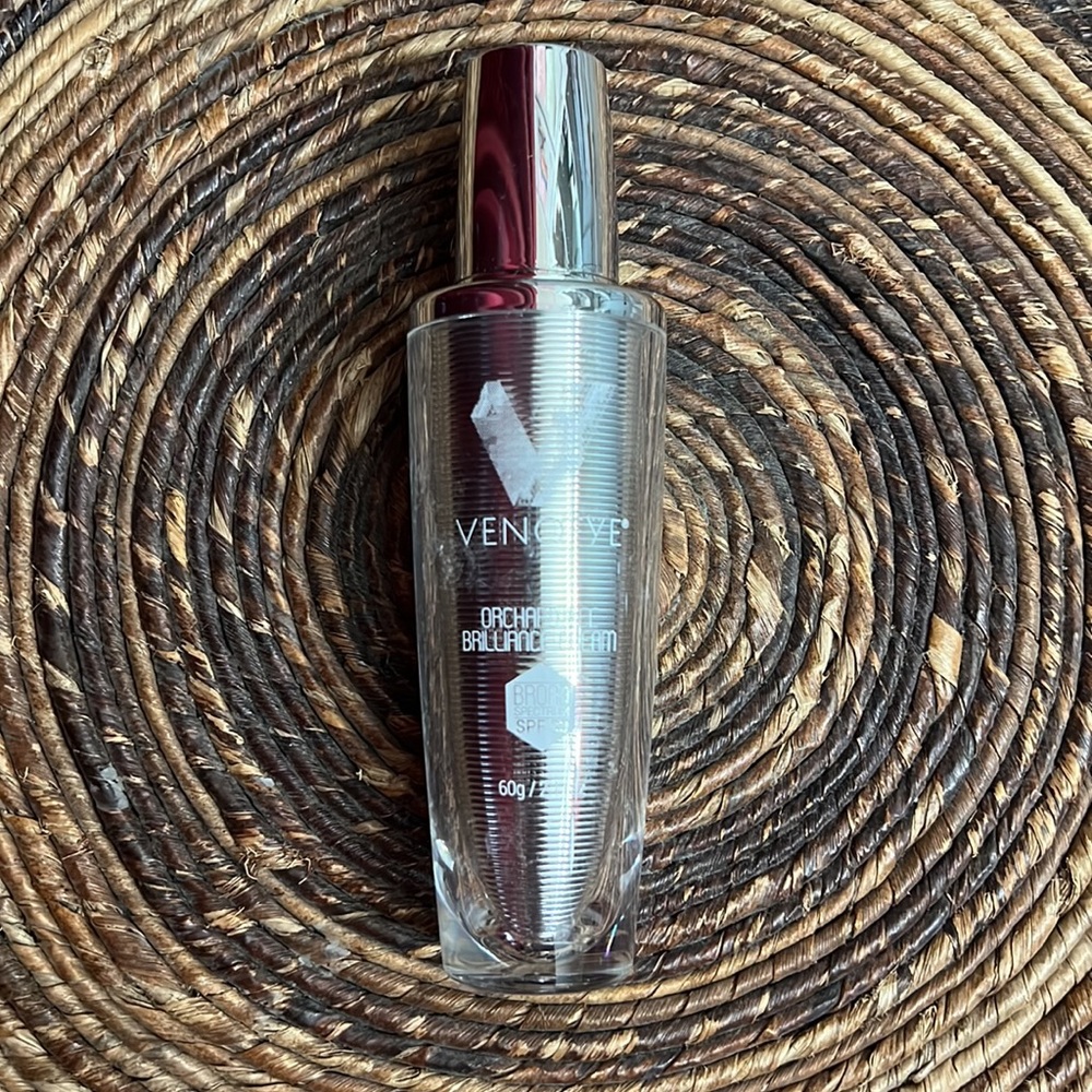 Venofye Orchard Bee Brilliance Cream SPF30